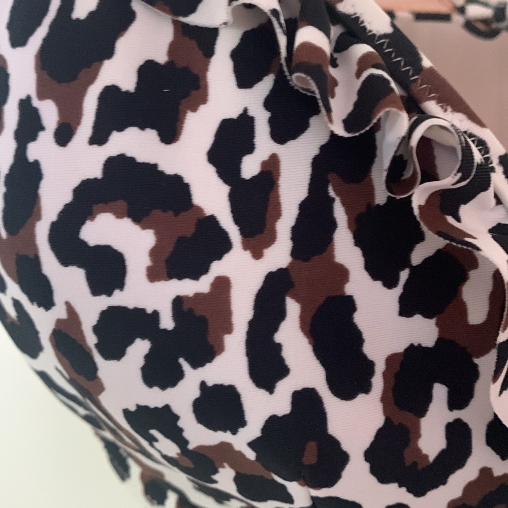 J.Crew NWT “Leopard ruffle french bikini top”Size M NEW style BG230 light lining - Picture 4 of 17